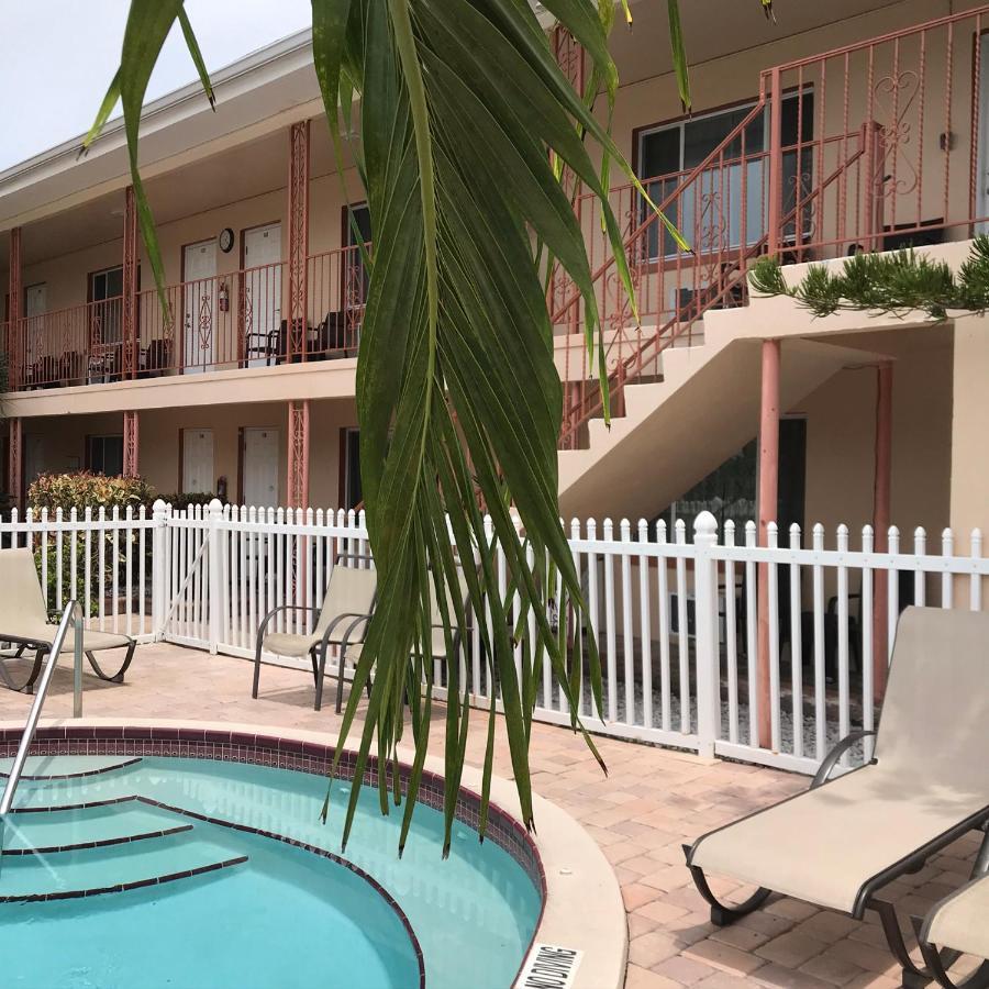 Carlton House Motel And Suites St. Pete Beach Εξωτερικό φωτογραφία