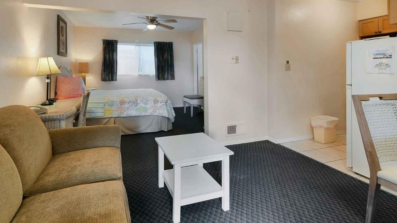 Carlton House Motel And Suites St. Pete Beach Εξωτερικό φωτογραφία