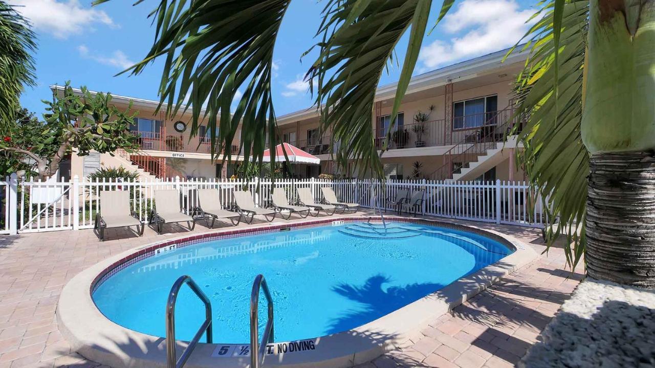 Carlton House Motel And Suites St. Pete Beach Εξωτερικό φωτογραφία