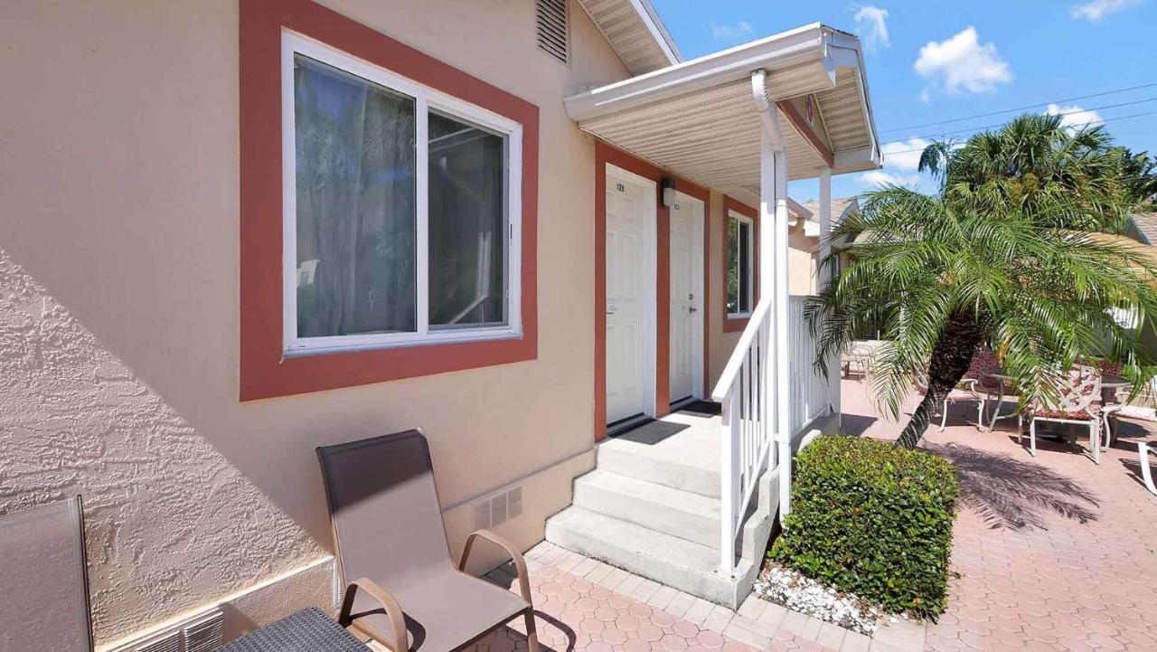 Carlton House Motel And Suites St. Pete Beach Εξωτερικό φωτογραφία